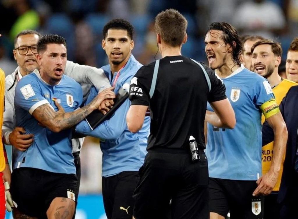 Το τραβάει στα άκρα η FIFA – “Διαλύει” το αστέρι της Ουρουγουάης με φρικτή τιμωρία (vid)