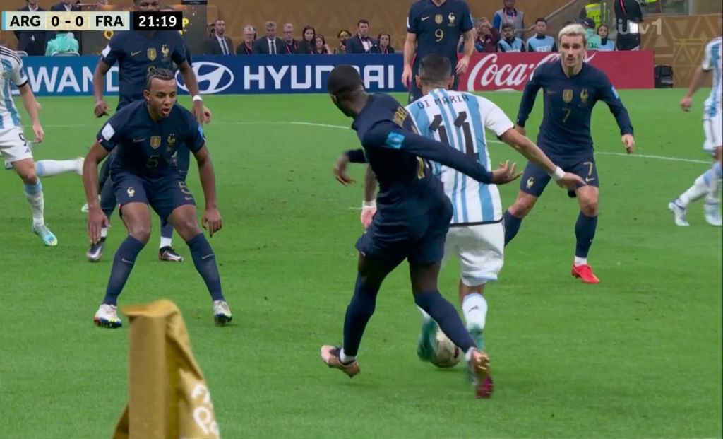 Φρικτά παράπονα της Γαλλίας για το πέναλτι – Η απόφαση που κρίνει τον τελικό (vid)