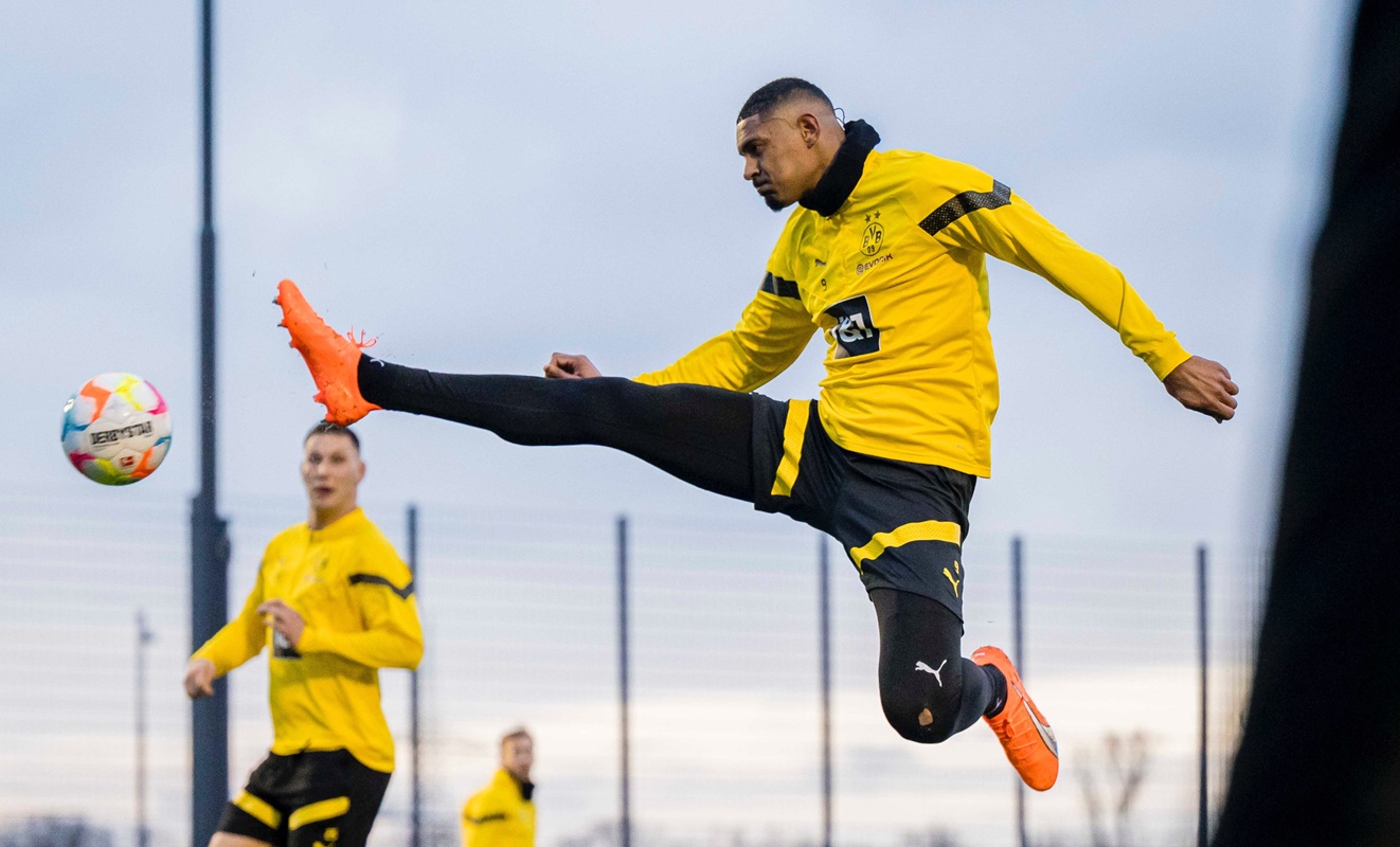 «Γ@μώ τον καρκίνο» – Παπουτσάρα με… νόημα ο γίγαντας, Αλέ! (pic)