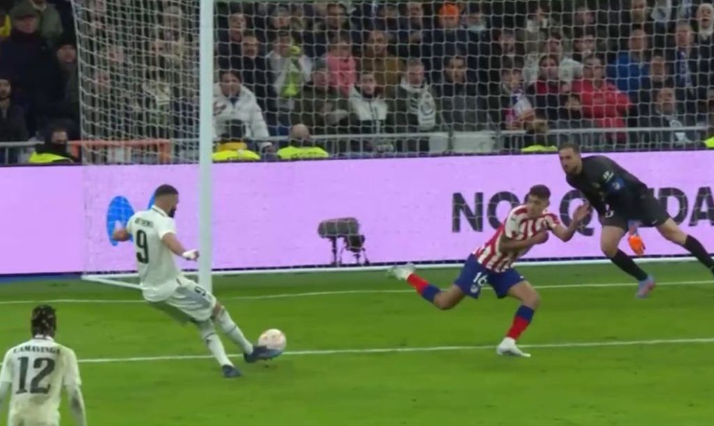 Ο Κουρτουά κατεβάζει ρολά κι ο Μπενζεμά κάνει τη δουλειά του για την ανατροπή της Ρεάλ! (vids)