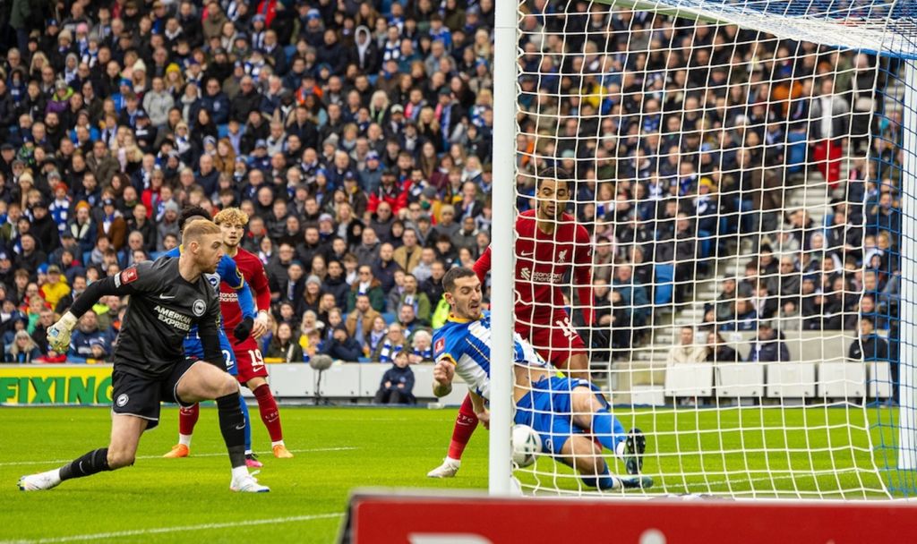 Ο Σαλάχ χάνει τα απίστευτα, ο Έλιοτ όχι, αλλά η Μπράιτον επανάφερε την τάξη… (vids)