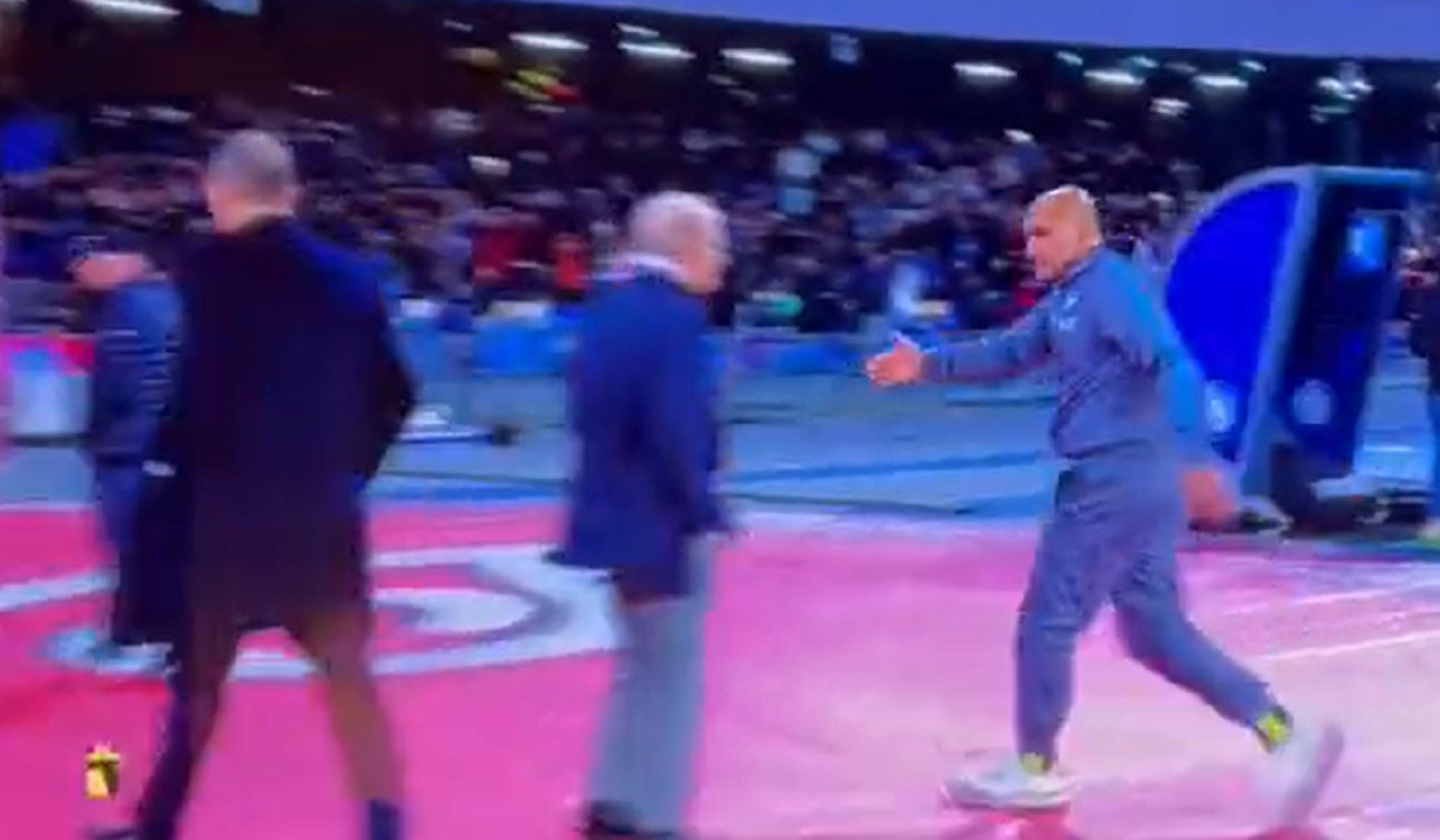 Απαράδεκτος Αλέγκρι, ο Σπαλέτι τον κυνηγούσε να του δώσει το χέρι (vid)