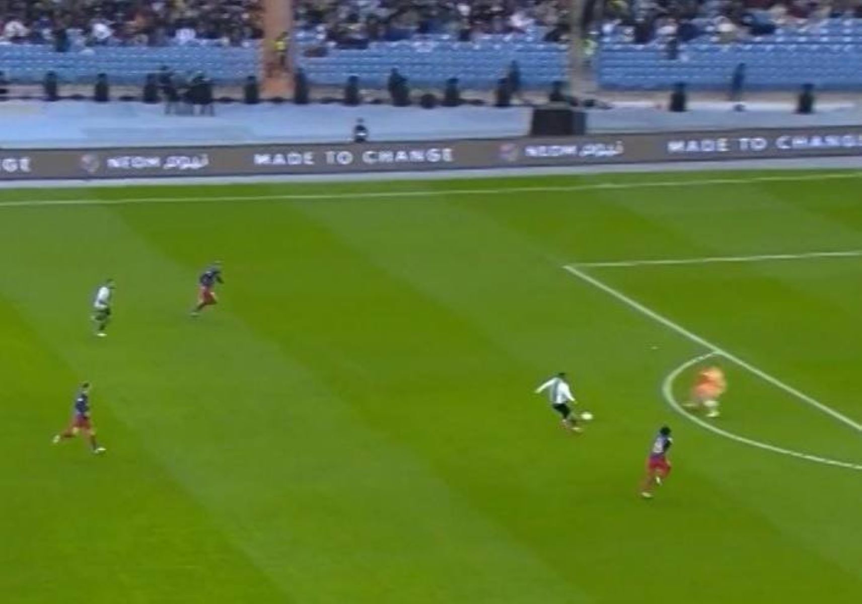 O πυραυλοκίνητος Αραούχο έσωσε από βέβαιο γκολ την Μπαρτσελόνα (vid)