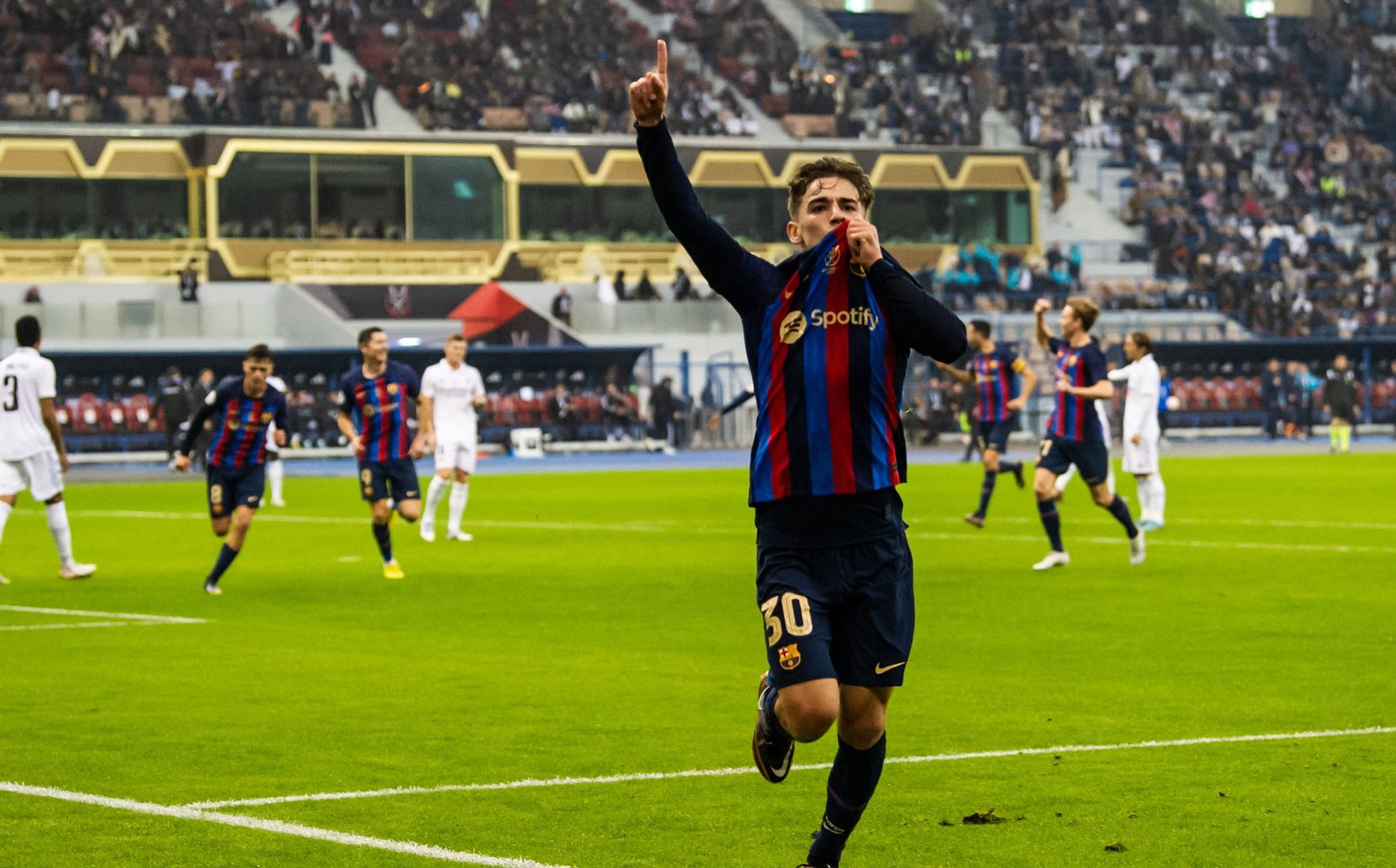 Super Μπαρτσελόνα: Νίκησε τη Ρεάλ Μαδρίτης με… βασιλική «τριάρα»! (vids)