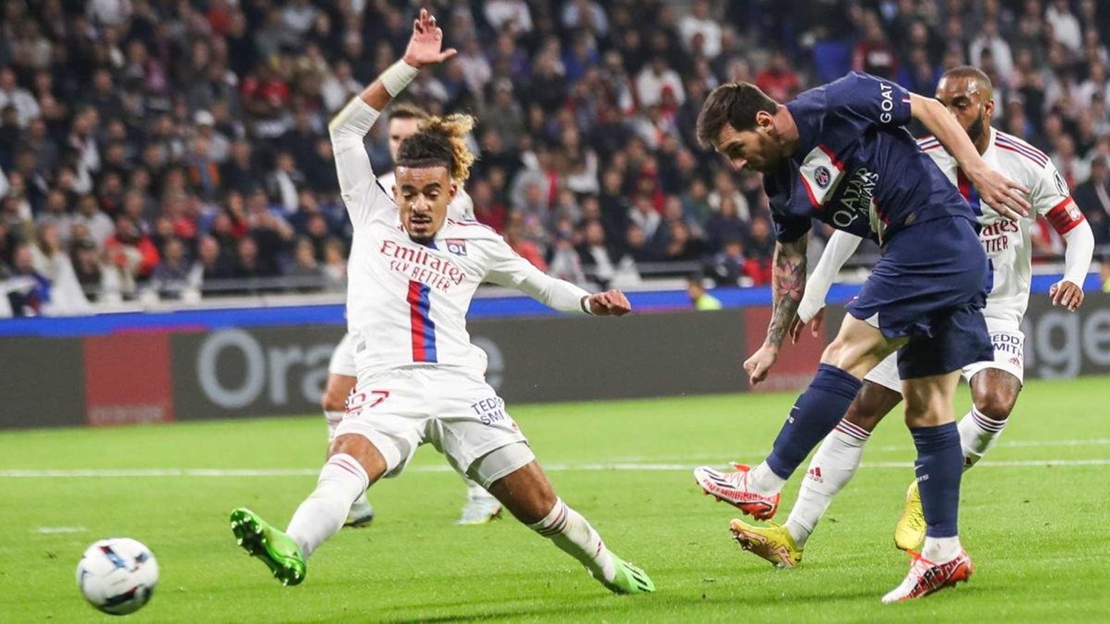 Η Λιόν πάει να πουλήσει παίκτη στην Τσέλσι, αλλά πρώτα θα την… γδύσει!