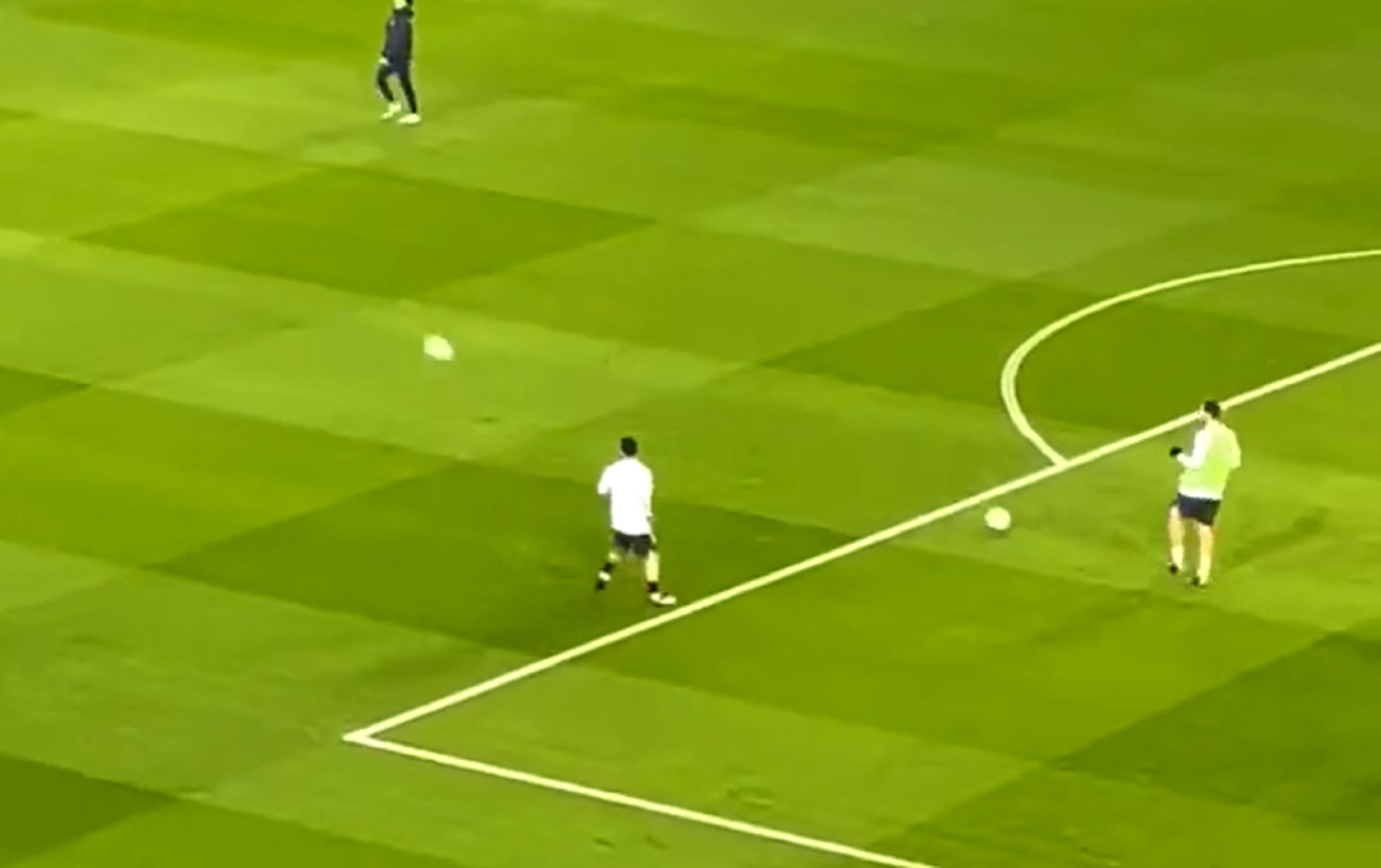 Το απίθανο κοντρόλ του Μέσι στο ζέσταμα – Ορισμός του… «την κόλλησε» (vid)