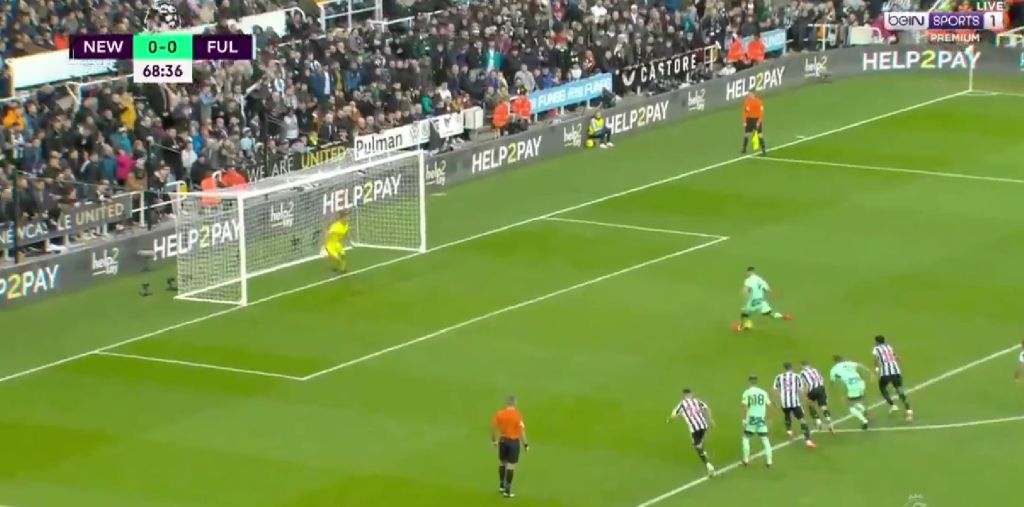 H φάση της χρονιάς στην Premier League: Ακύρωσαν γκολ του Μίτροβιτς από… πέναλτι! (vid)