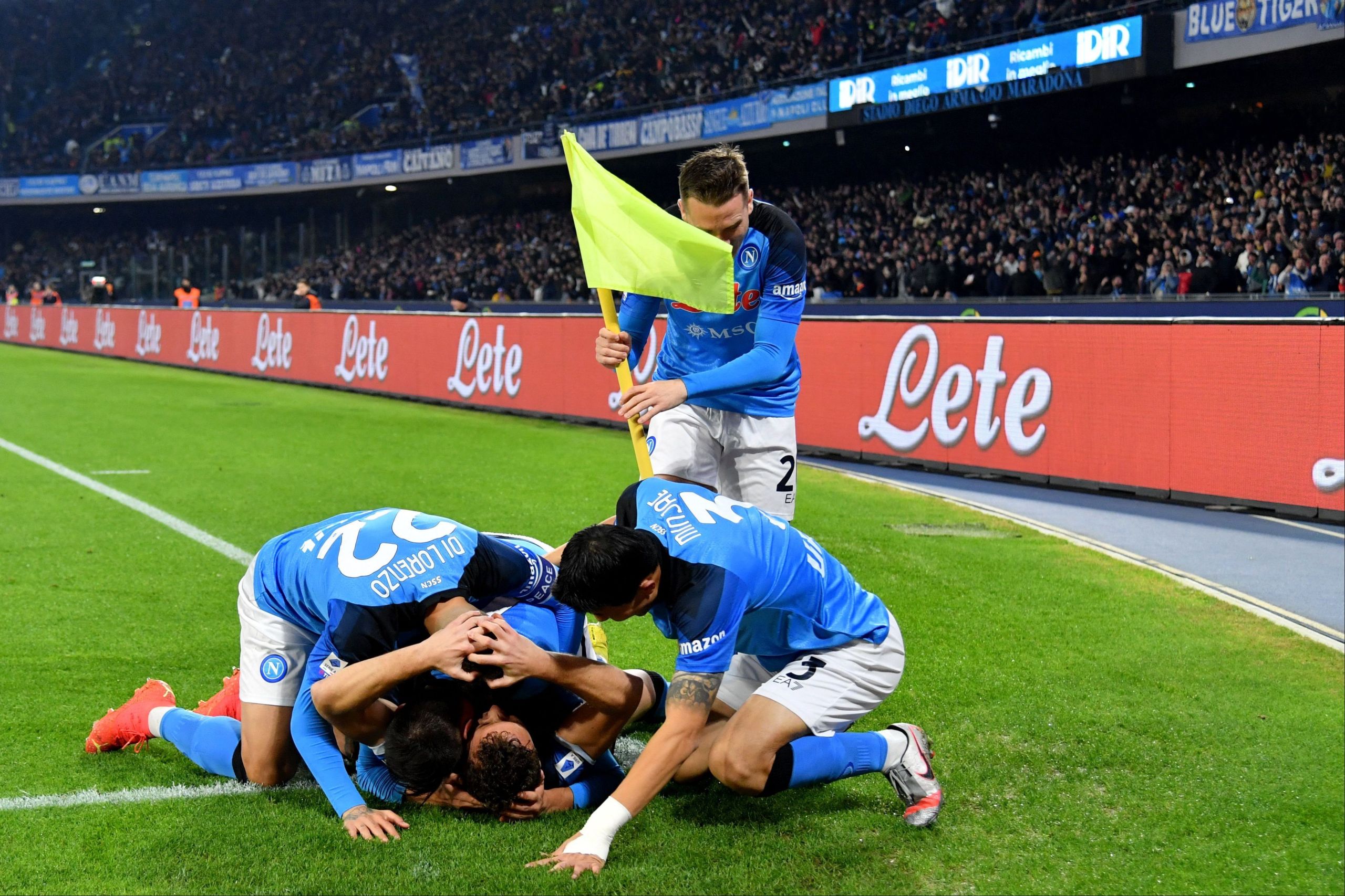 Δεν σταματά πουθενά η Αλ Αχλί – «Χτυπάει» τον… εγκέφαλο της Νάπολι