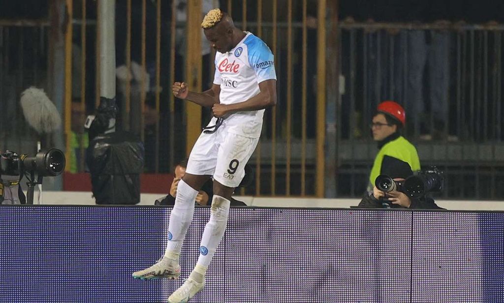 Σε τρομερή κατάσταση ο Όσιμεν – Καθαρίζει το διπλό για τη Νάπολι! (vids)