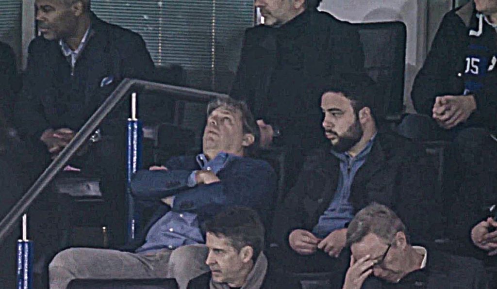 «Ανάθεμα τα λεφτά που ξόδεψα…» – Ο πρόεδρος της Τσέλσι αγανακτούσε με αυτά που έβλεπε! (pics)