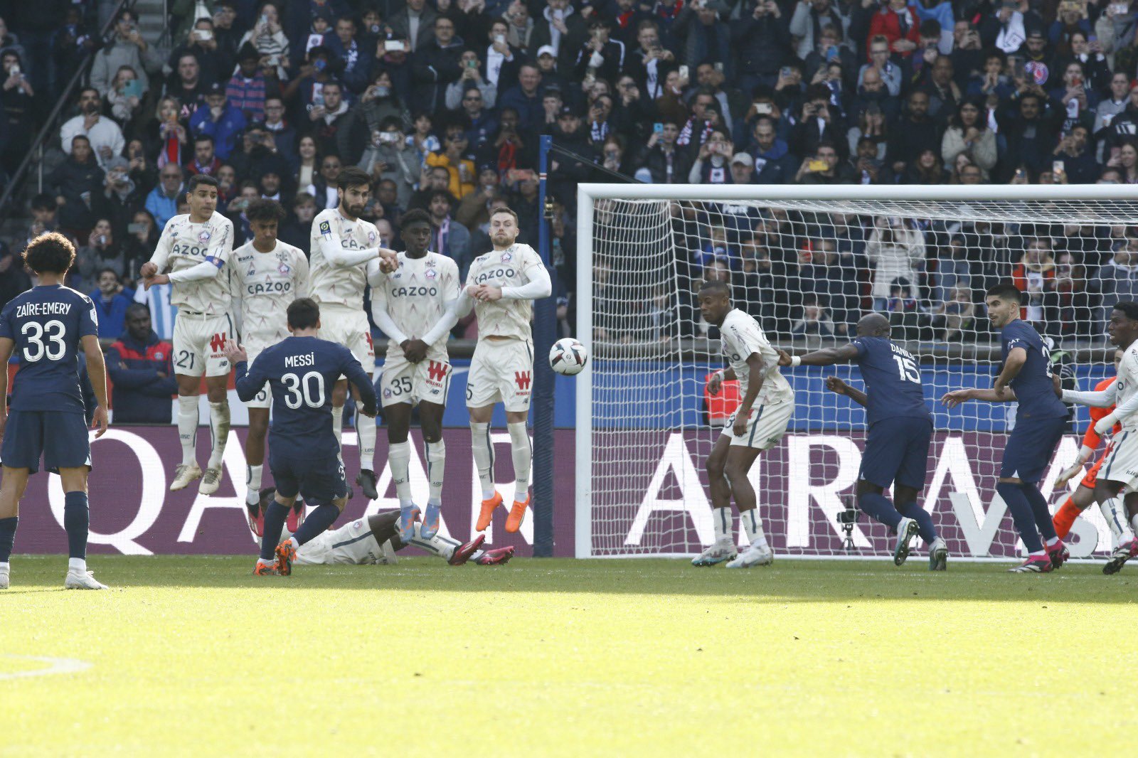 Μέσι μαγεία, ξόρκισε το… κακό με φάουλ στο 93′! (vid)