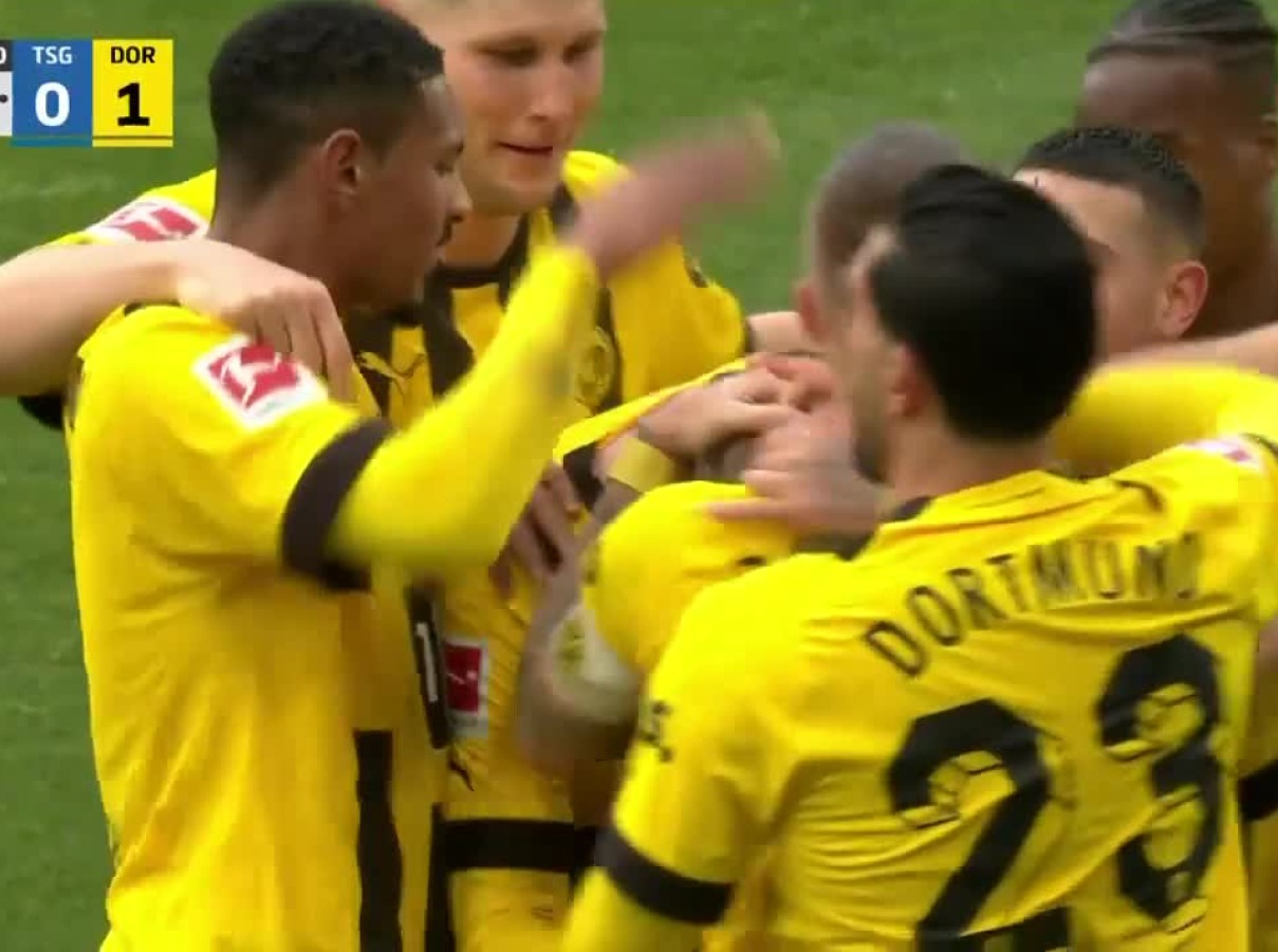 Επικό γκολ από τον Μπραντ… με την πλάτη – Ντόρτμουντ, η τύχη σε θέλει στην κορυφή (vid)