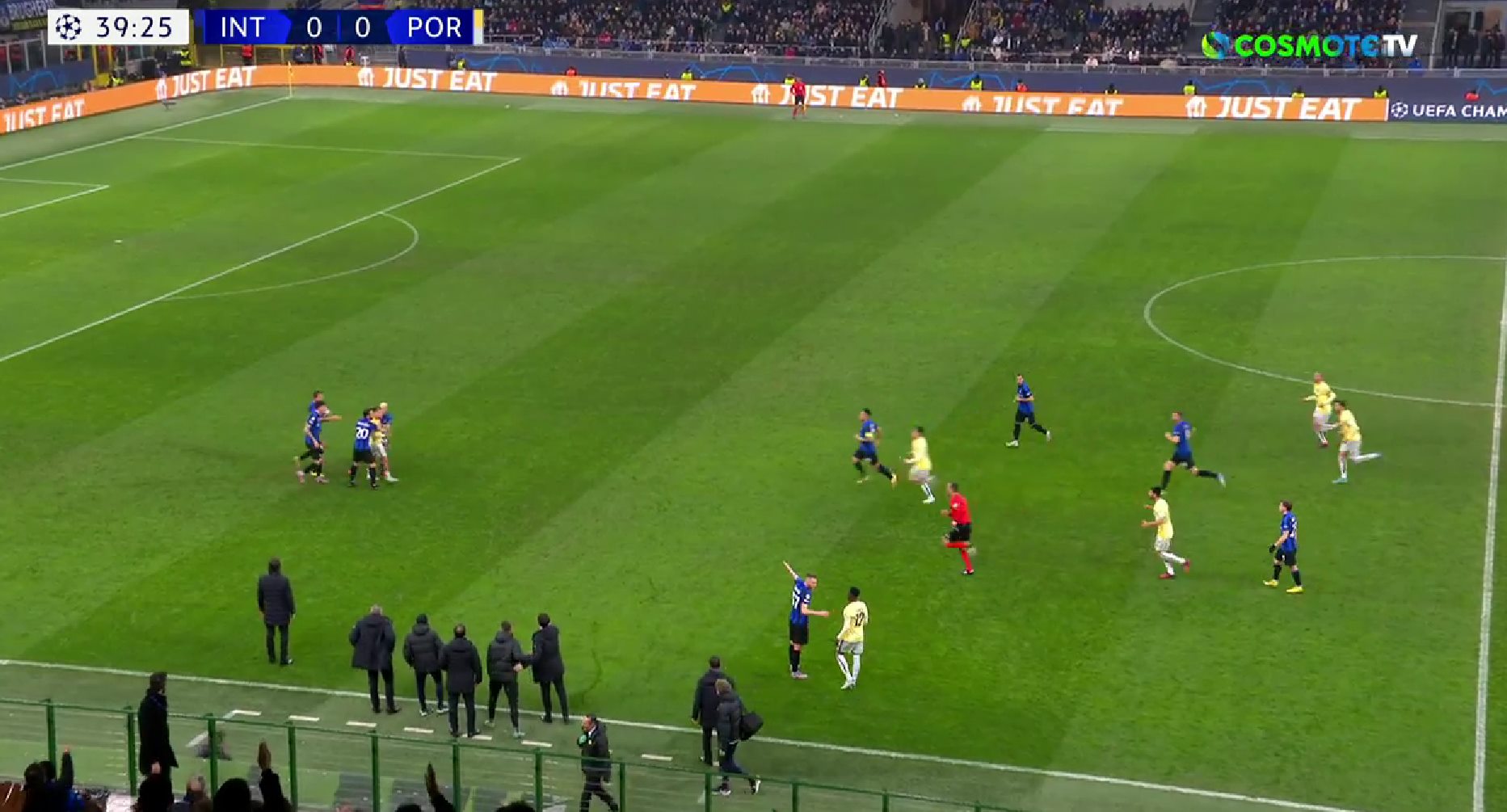 Πολλά νεύρα και φωνές στο παιχνίδι της Ίντερ με την Πόρτο! (vids)