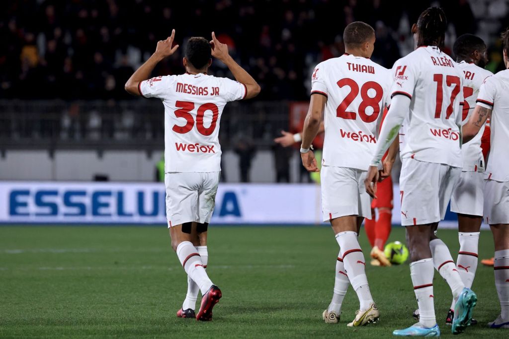 Ο Μεσίας κρατά την Μίλαν ζωντανή στα αστέρια (vid)