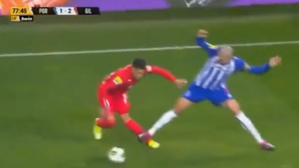 Ο Πέπε βγήκε παγανιά: Προβολή για… θάνατο από τον Πορτογάλο αμυντικό! (vid)