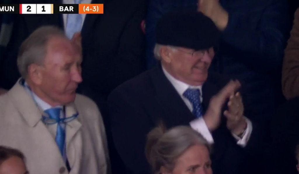 Πανηγύρισε κι ο Σερ Άλεξ το γκολ του Άντονι στις εξέδρες του «Ολντ Τράφορντ»! (vid)