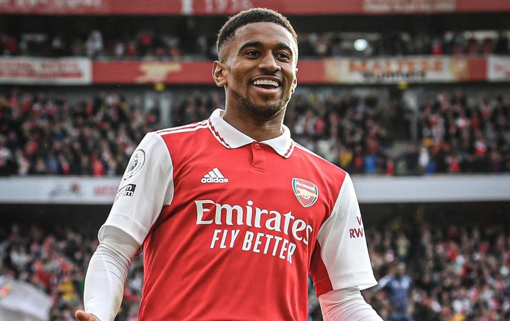 Η Άρσεναλ είναι πολύ σκληρή για να χαρίσει αυτό το πρωτάθλημα! (vid)