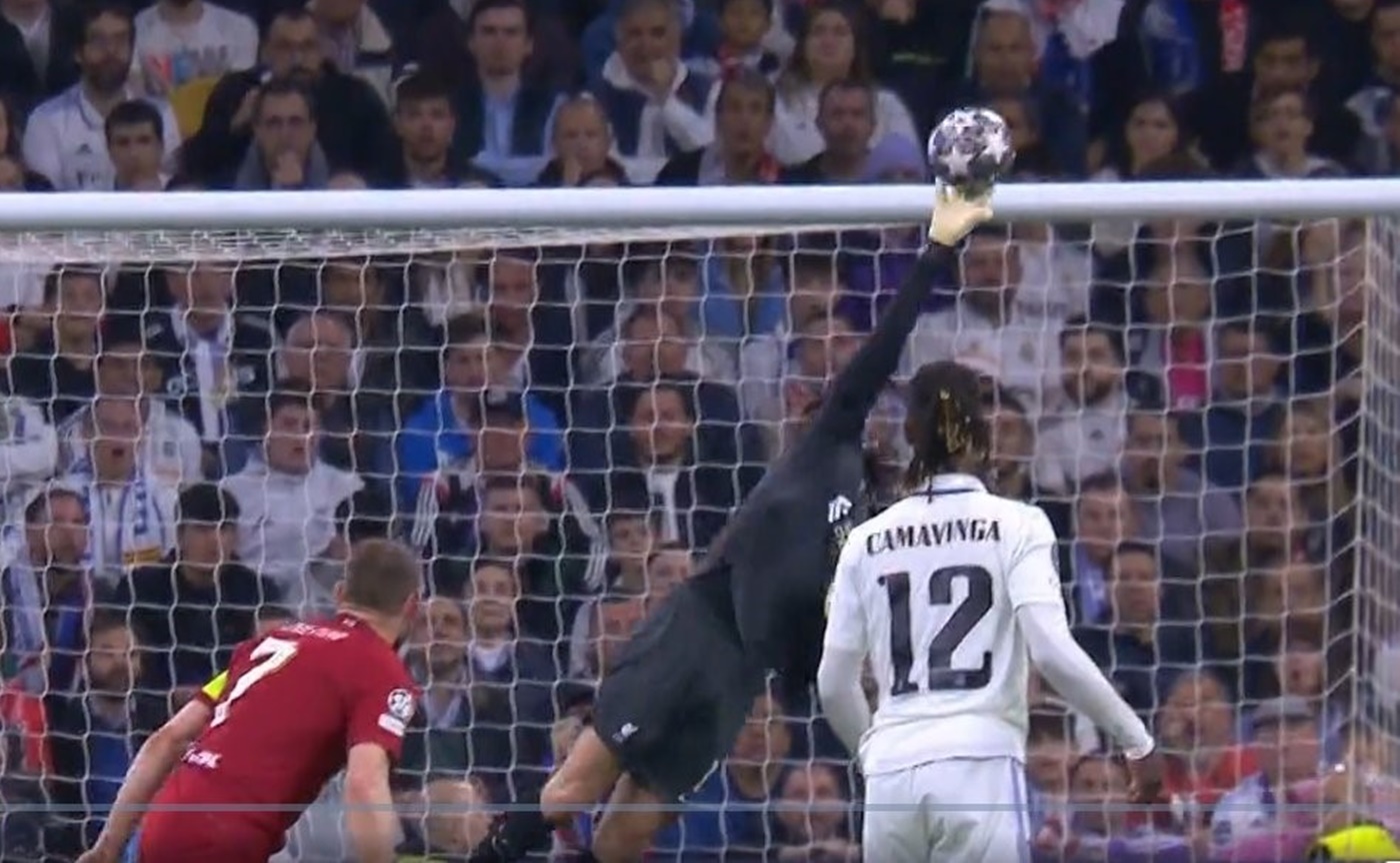 Δοκάρι και Άλισον στέρησαν γκολάρα από τον Καμαβινγκά! (vid)