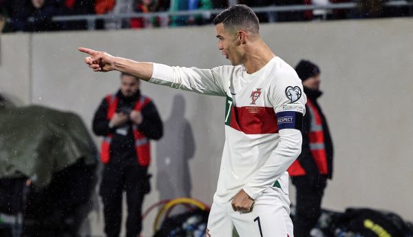 Ο Κριστιάνο Ρονάλντο για πολλά καλοκαίρια ήταν στο ρεπορτάζ της Παρί Σεν Ζερμέν!