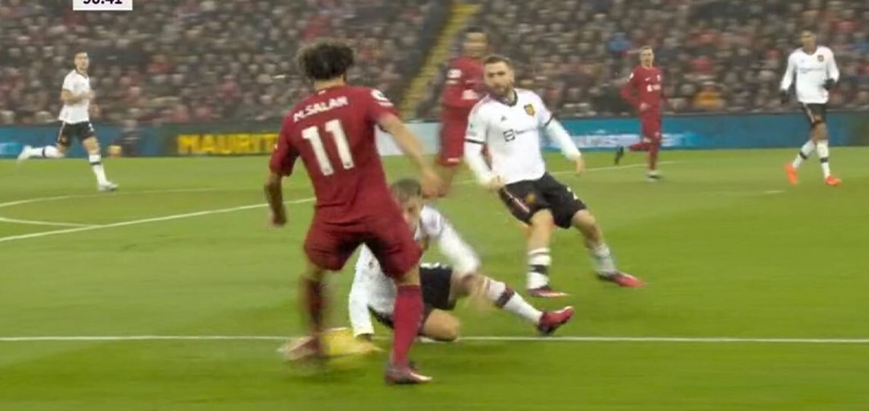 Ο Σαλάχ δεν λυπήθηκε τον Μαρτίνες και τον έστειλε… αδιάβαστο με τις κινήσεις του! (vid)