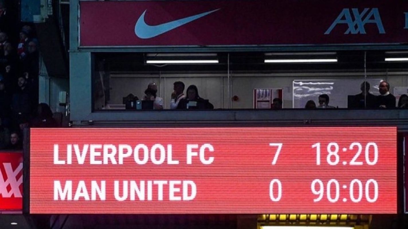 Οι οπαδοί της Λίβερπουλ «γλέντησαν» τη Γιουνάιτεντ αποθεώνοντας τον… Κριστιάνο! (vid)