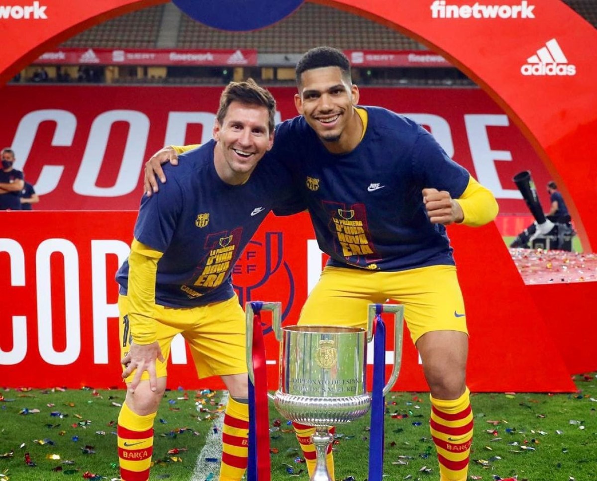 Αραούχο: «Μέσι, έλα πίσω για να πάρουμε το Champions League»