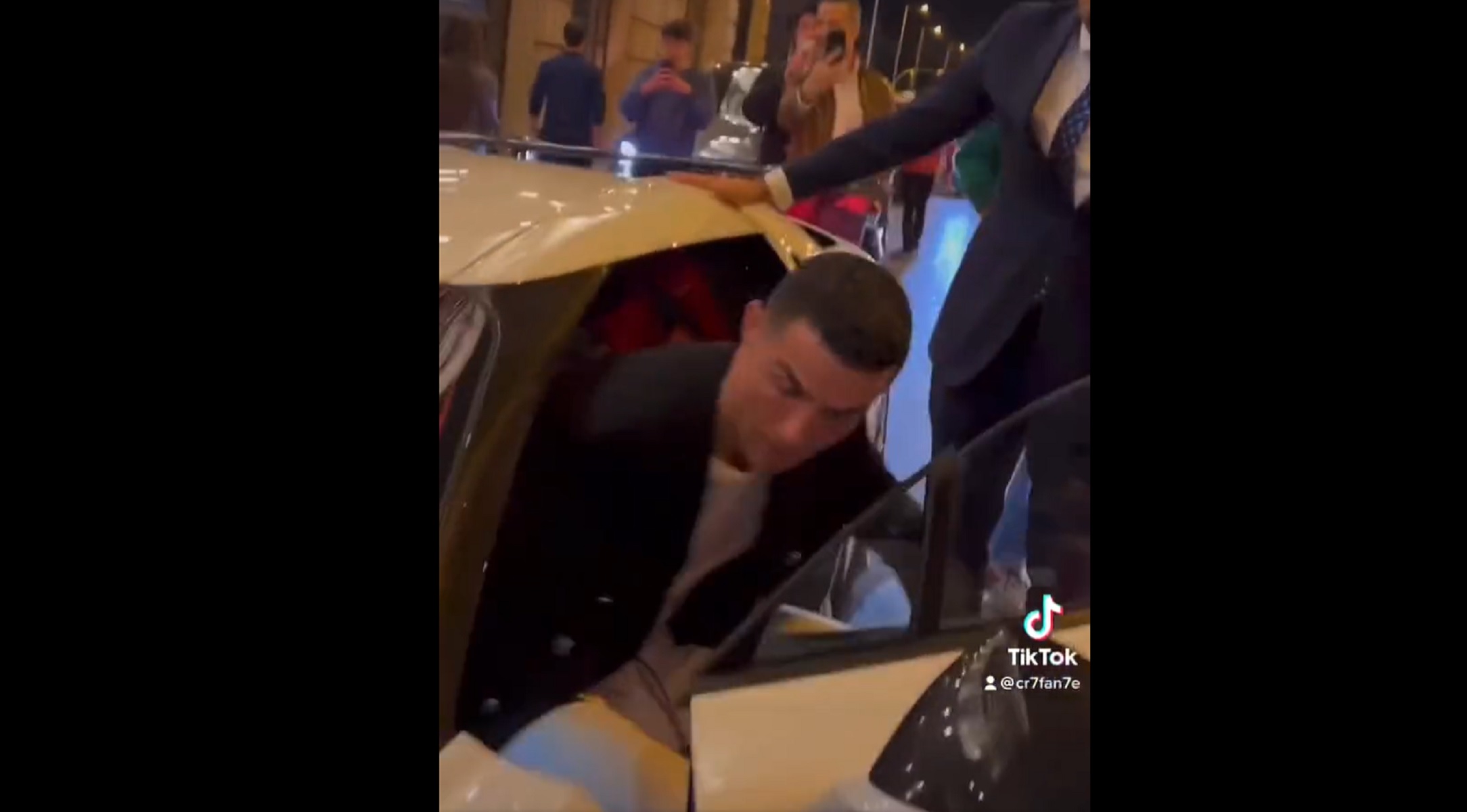 O Kριστιάνο… σουλατσάρει στη Μαδρίτη με το εκπληκτικό του super car (vid)