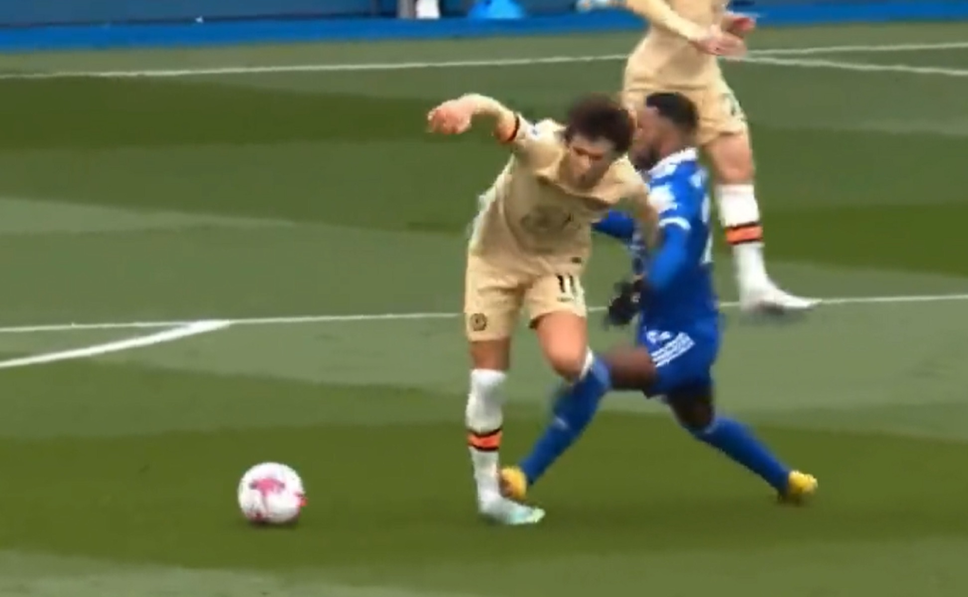 Ο Περέιρα παραλίγο να κάνει θρύψαλα τον αστράγαλο του Ζοάο Φέλιξ (vid)