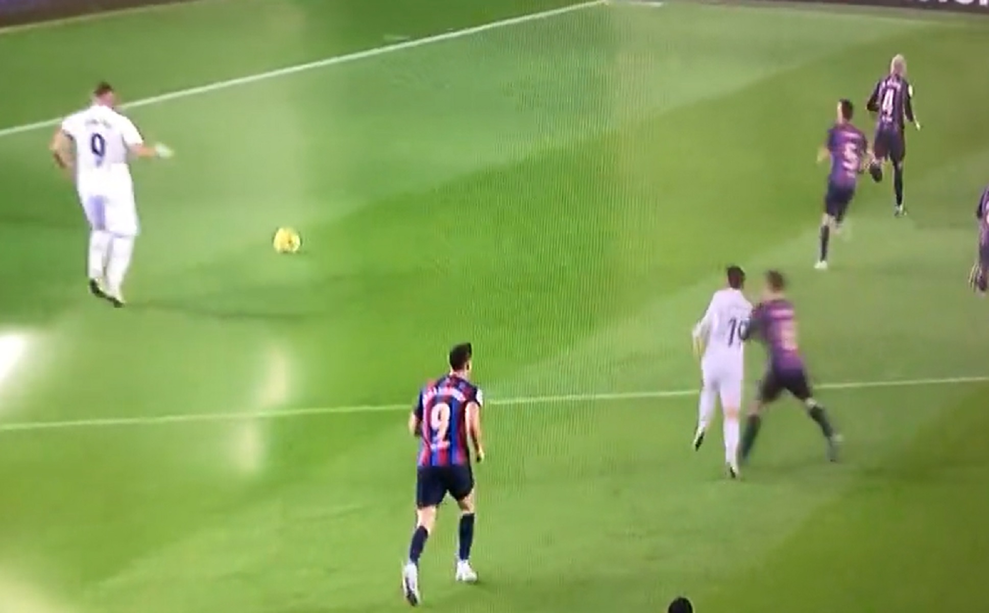 To εκτός φάσης χτύπημα του Γκάβι πάνω στον Θεμπάγιος (vid)