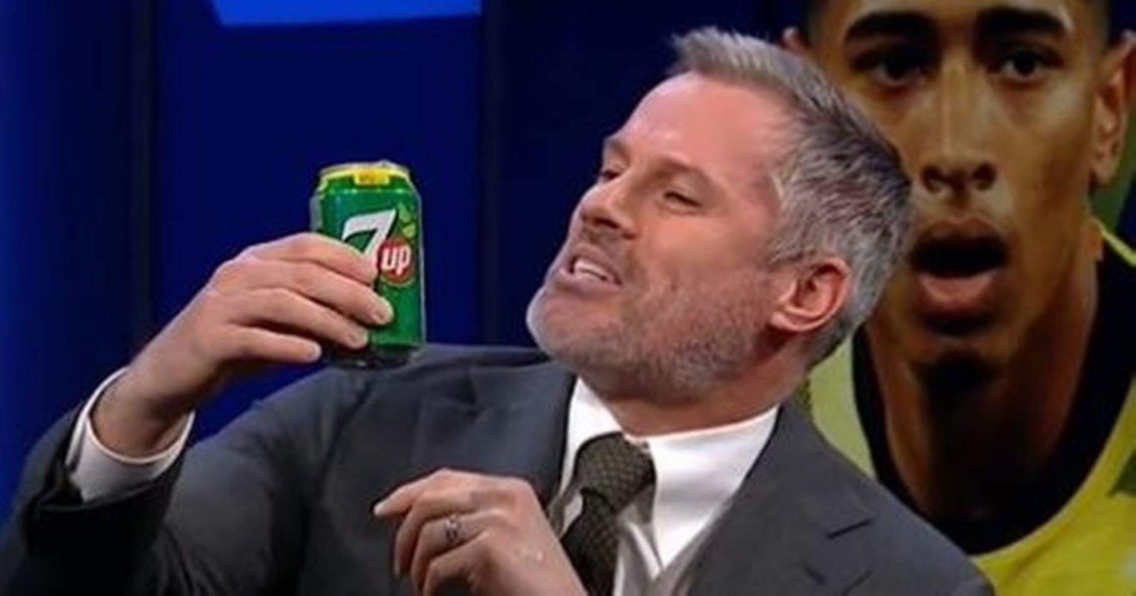 O Κάραχερ τρολάρει ασταμάτητα τη Γιουνάιτεντ – Εμφανίστηκε στο πλατό με μια 7up (vid)