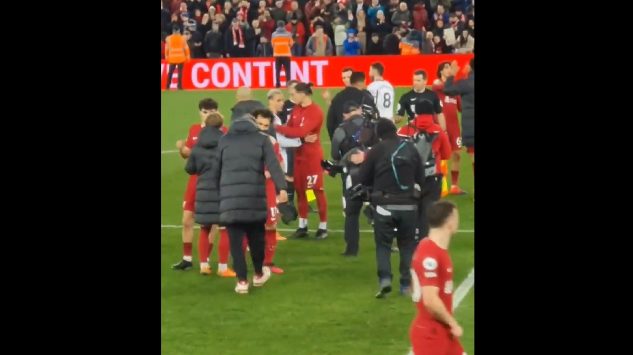 Η βαθιά υπόκλιση του Κλοπ στον Σαλάχ μετά το 7-0 επί της Γιουνάιτεντ (vid)