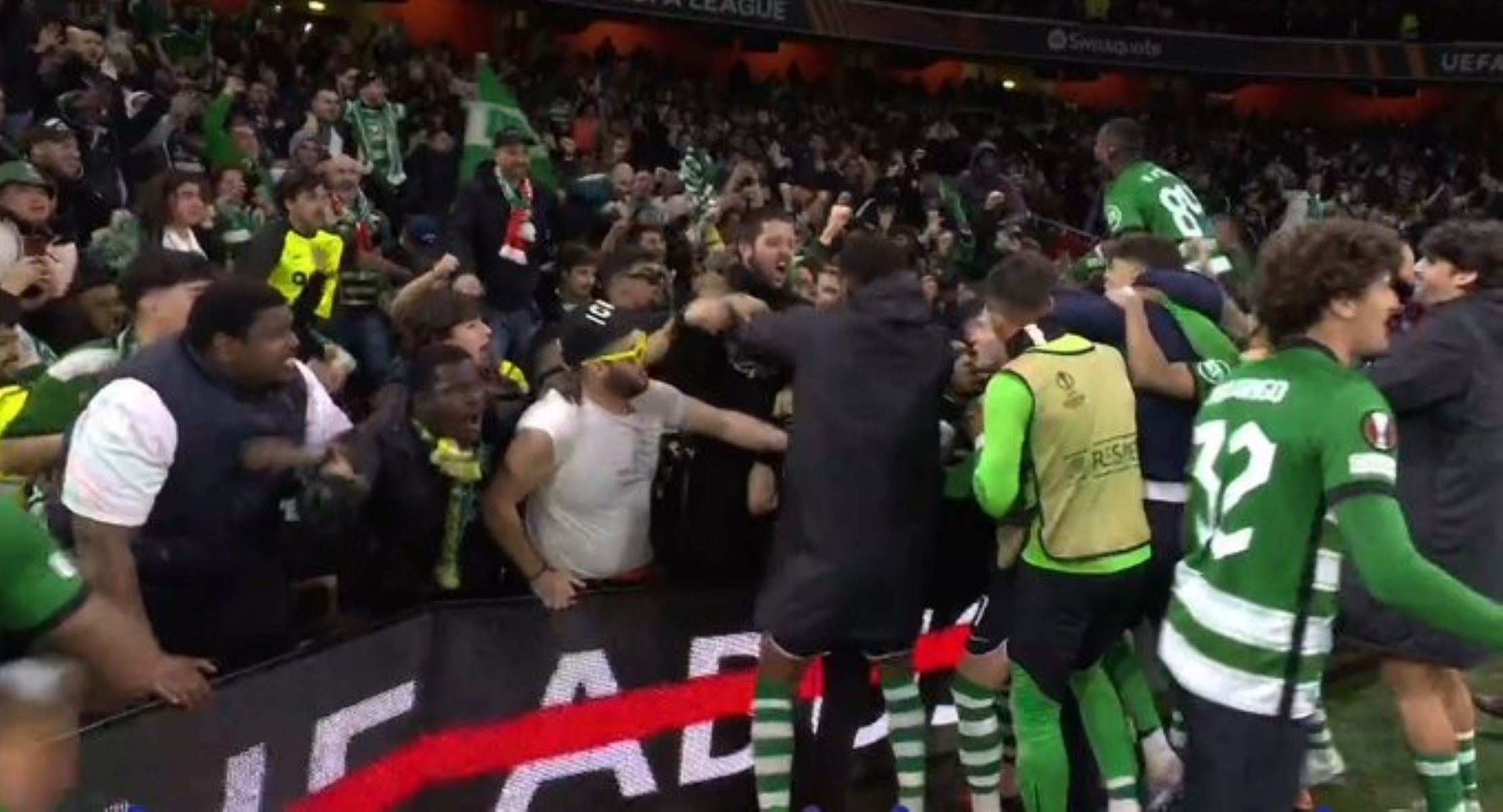 Παράνοια στο Emirates και πανηγύρια μέχρι τελικής πτώσης για τα «Λιοντάρια» (vids)