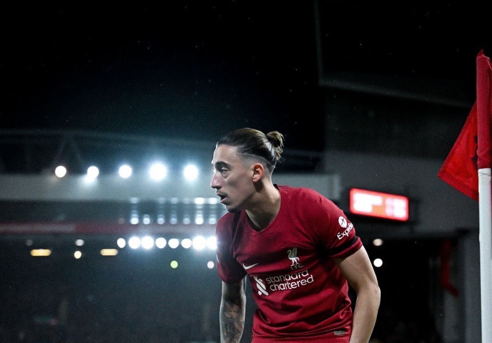 Το διπλό μήνυμα του Τσιμίκα στο Άνφιλντ για τα ματωμένα Τέμπη (pics)