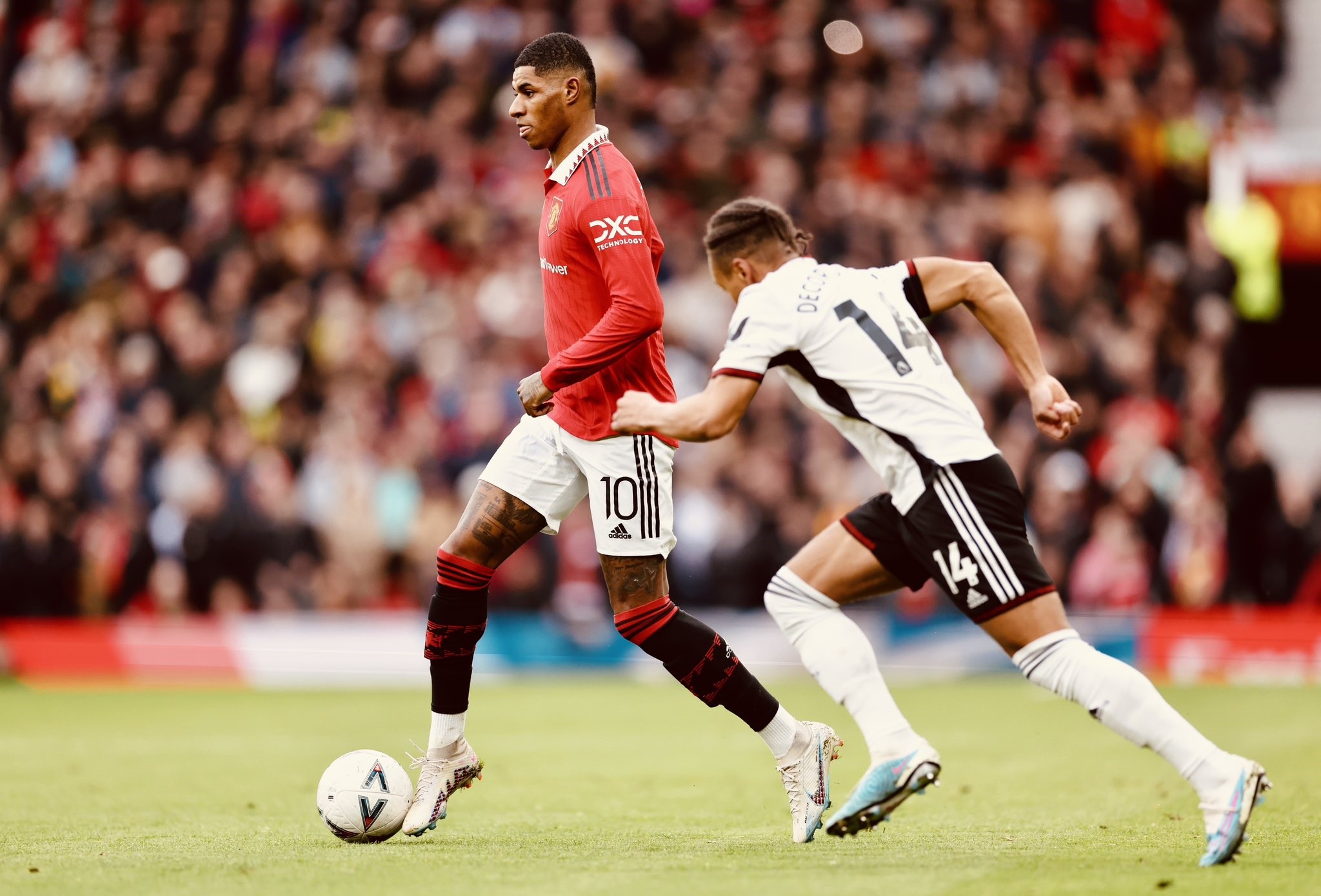 Γιουνάιτεντ για έναν ακόμα τίτλο – Έμεινε με.. 9 παίκτες η Φούλαμ και «παραδόθηκε» (vid)