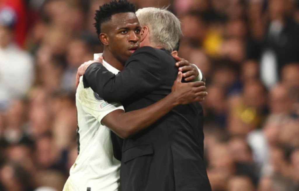 Ο Αντσελότι… απασφάλισε: «Ο Βινίσιους είναι ο καλύτερος παίκτης στον κόσμο»