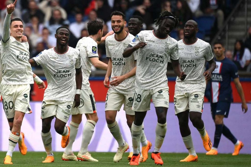 Δίνει δικαιώματα για χλευασμό η Παρί – Τριάρα μέσα στο Παρίσι η Λοριάν! (vid)