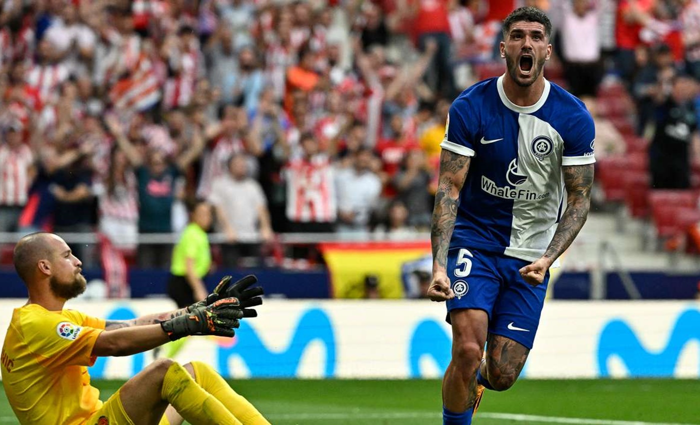 Γενέθλια με επετειακή φανέλα και τριάρα η Ατλέτικο! (vid)