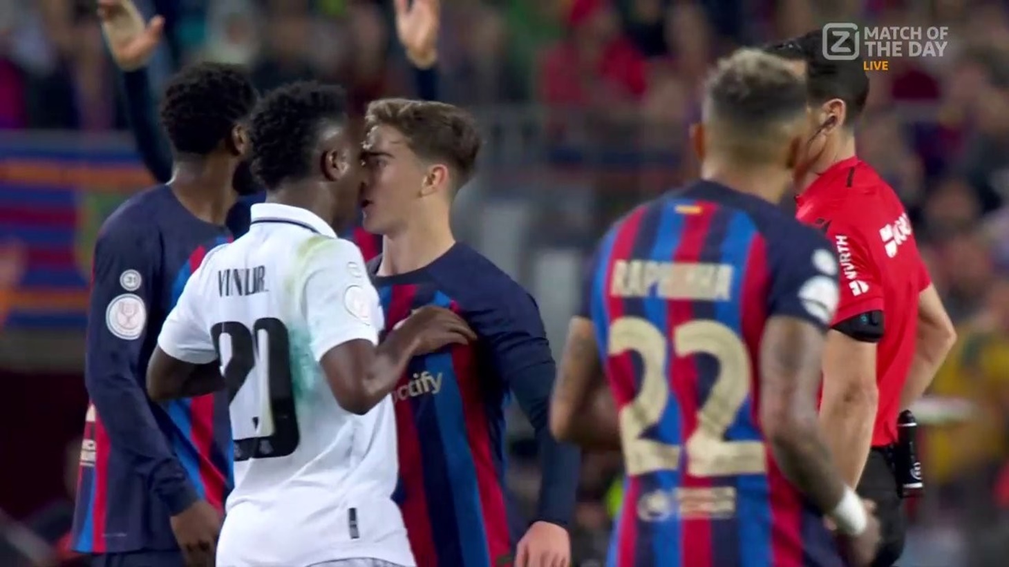 Άναψαν τα αίματα στο clasico: «Τσαμπουκάς» Γκάβι – Βινίσιους… face to face! (vid)