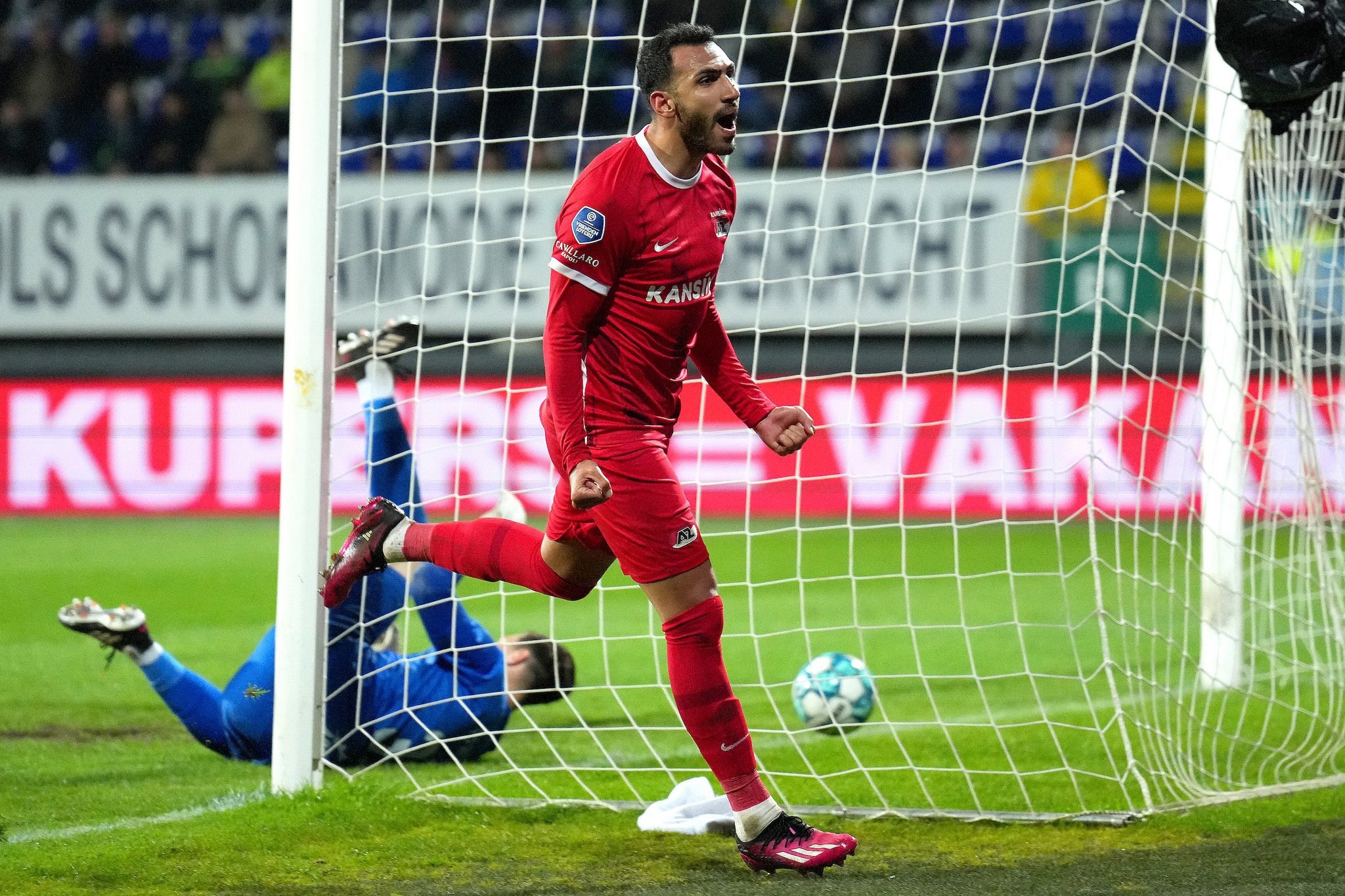 Πάσχα με μπάλα οι Έλληνες στην Ολλανδία – Σκόραρε ο Παυλίδης εναντίον του Σιόβα (vid)