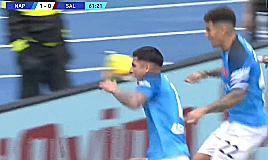 To κάρφωσε ο Ολιβέρα «σείεται» όλη η Νάπολη! (vids)