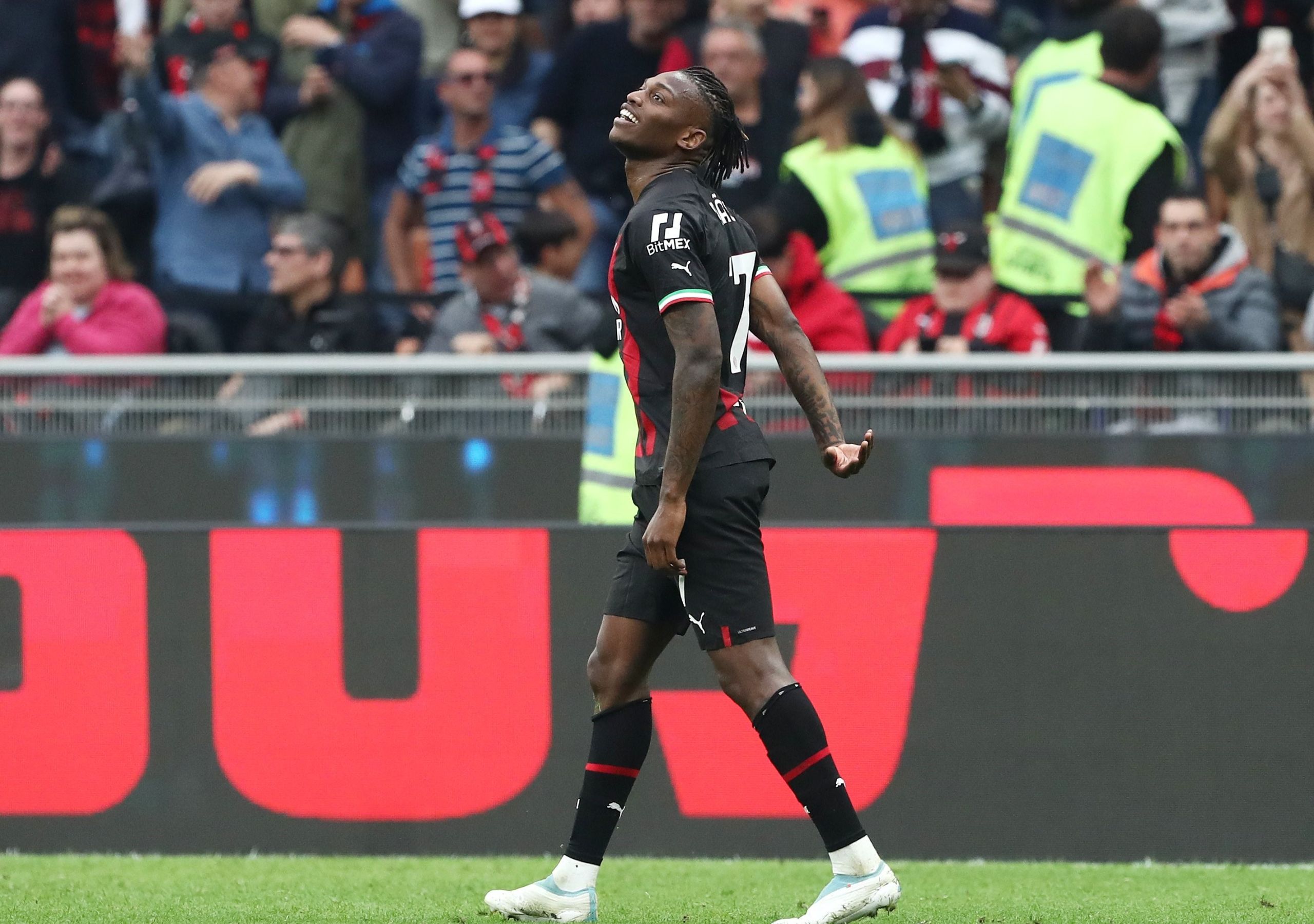 Απίθανο σόλο του Λεάο και γκολάρα σαν σε προπόνηση! (vid)