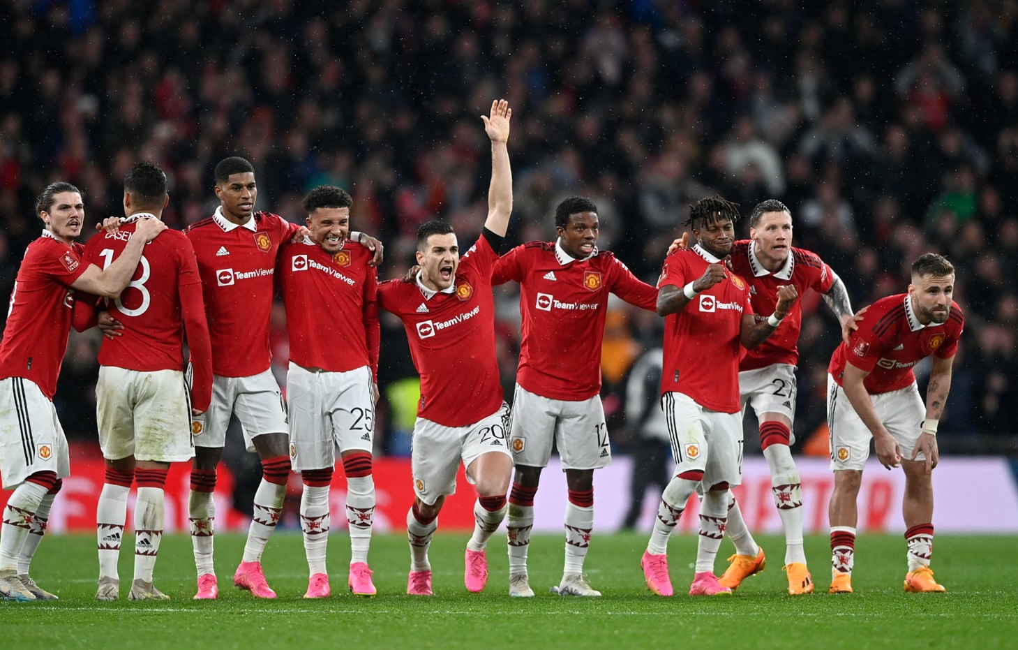 March-ing on Manchester United! (vid)