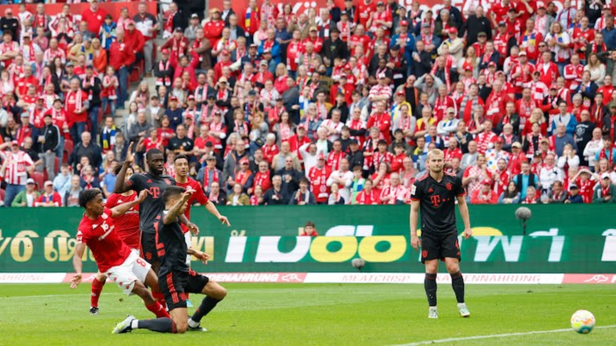 Από σφαλιάρα σε σφαλιάρα η Μπάγερν (vid)