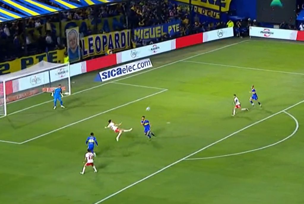 ΤΡΟΜΕΡΟ ψαλιδάκι του 37χρονου Μποσέλι μέσα στο Μπομπονέρα (vid)