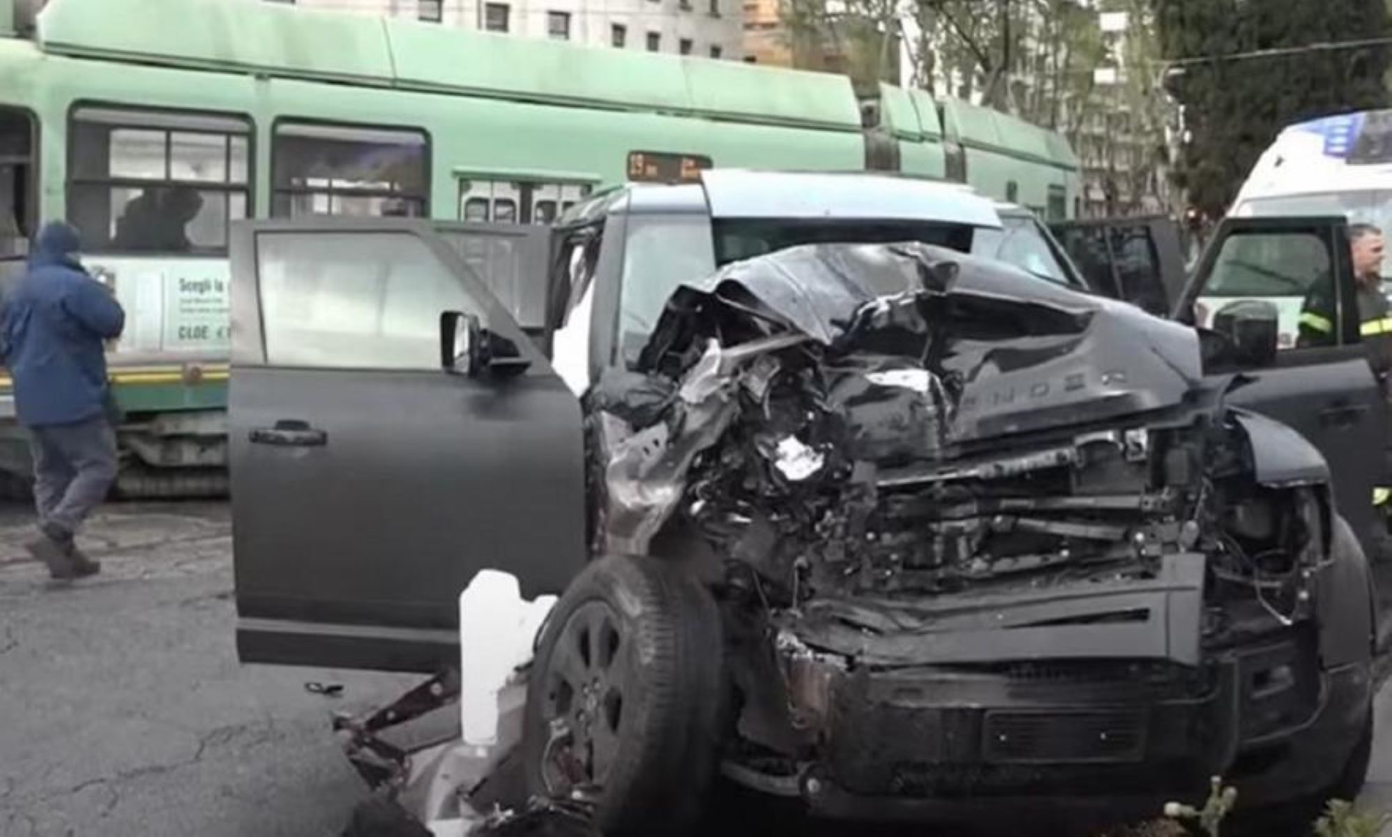 Σοβαρό τροχαίο για τον Ιμόμπιλε της Λάτσιο – Τράκαρε με το τραμ (vid)