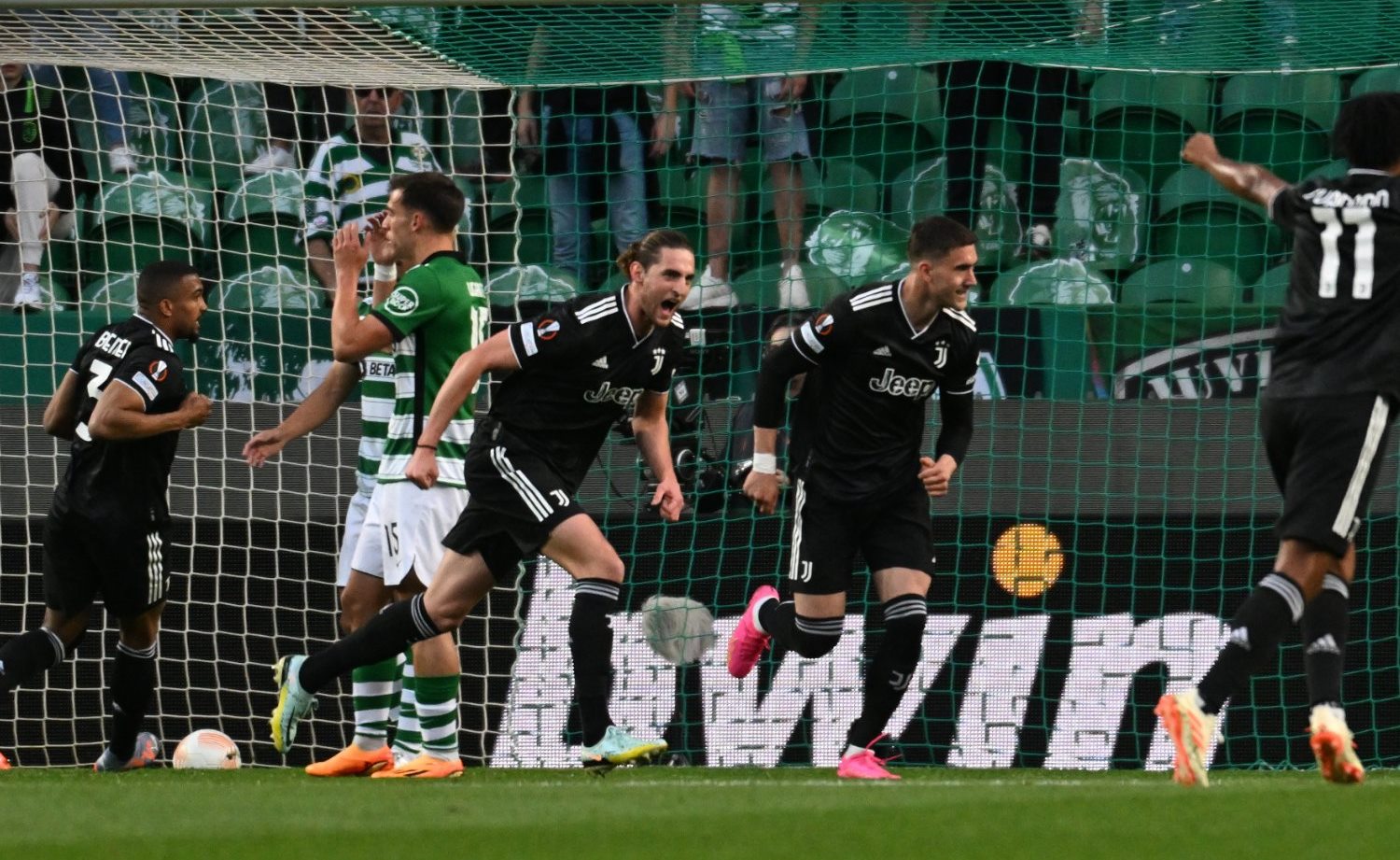 Λεοντόκαρδη η Γιουβέντους: Ξέκανε και τη Σπόρτινγκ! (vids)