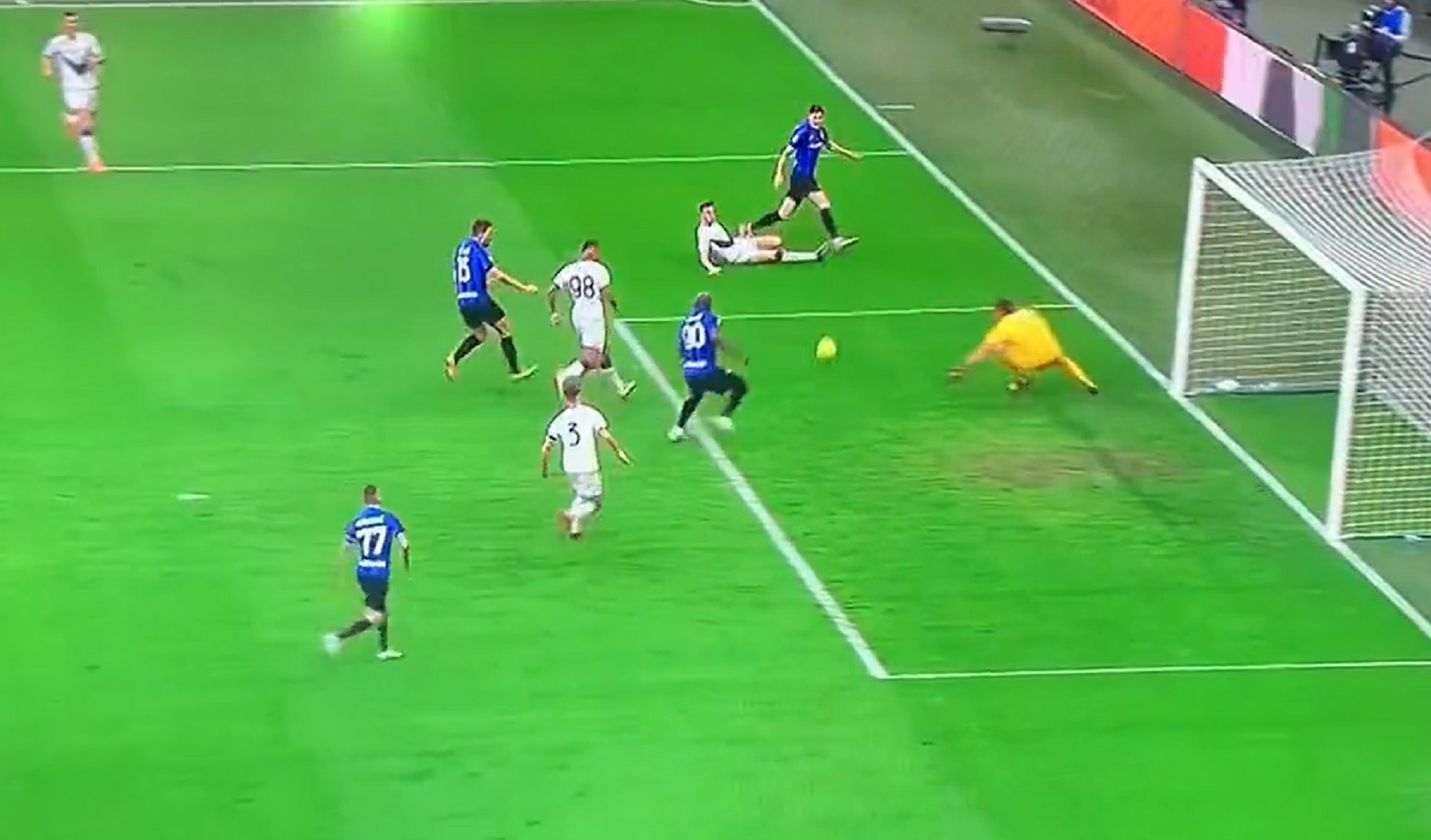 Μόνο το… μάτι δικαιολογεί τo νέο άχαστο του Λουκάκου με τη φανέλα της Ίντερ (vid)