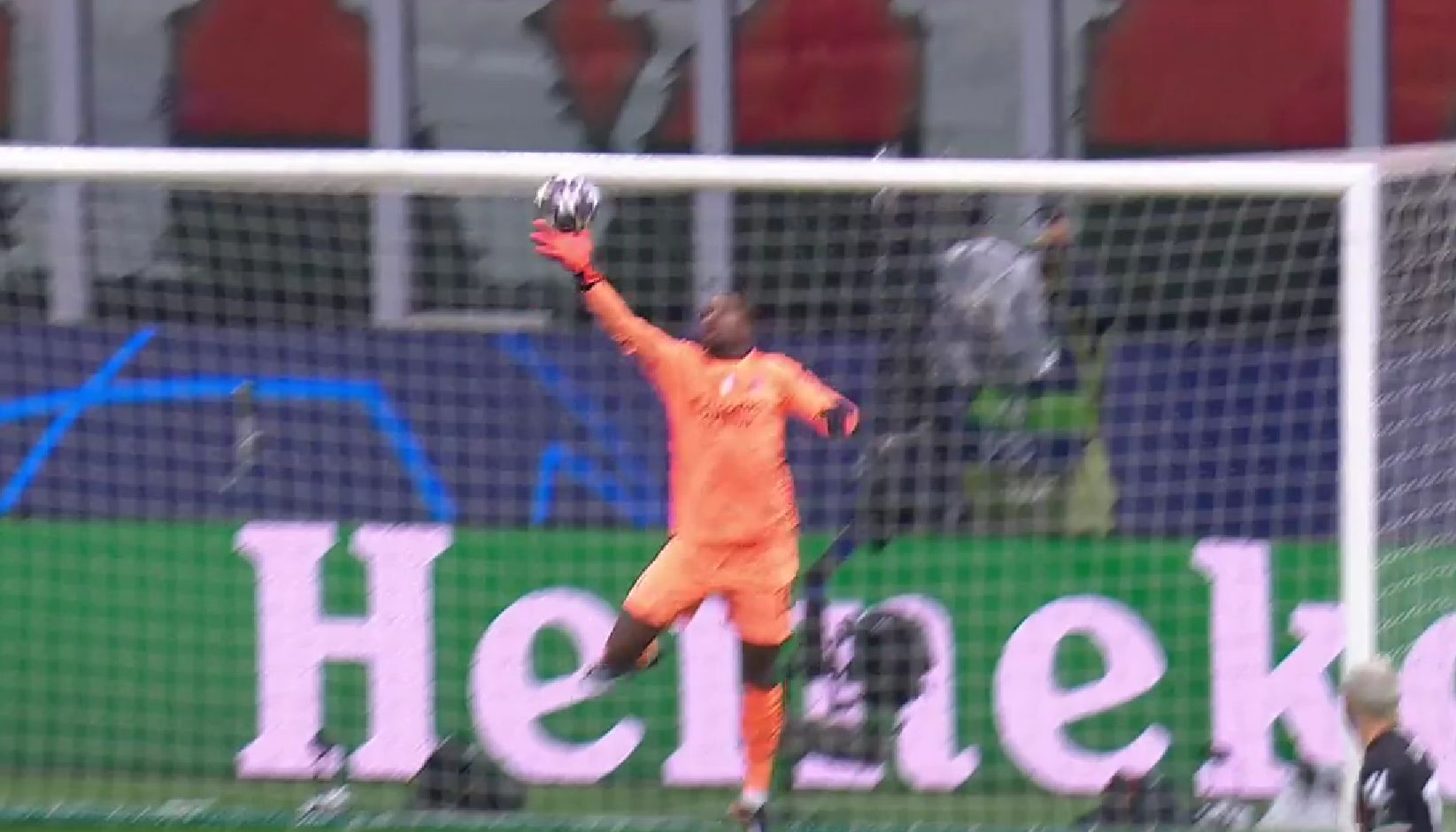 Μίλαν – Νάπολι: Σφυροκοπούν οι «παρτενοπέι», έχει πολλή δουλειά ο Μενιάν! (vids)