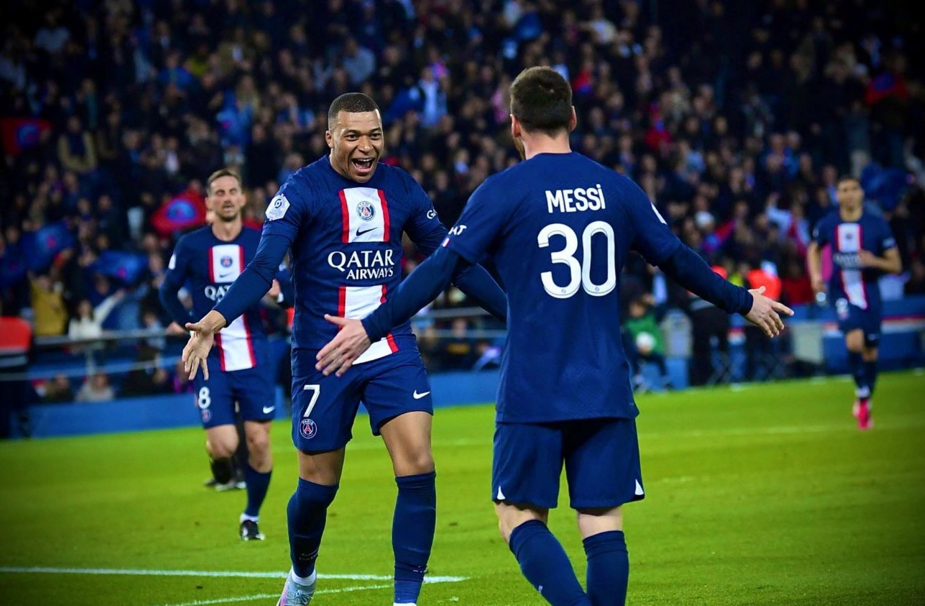 Η Παρί έκανε το ντέρμπι κορυφής… περίπατο δέκα λεπτών (vid)