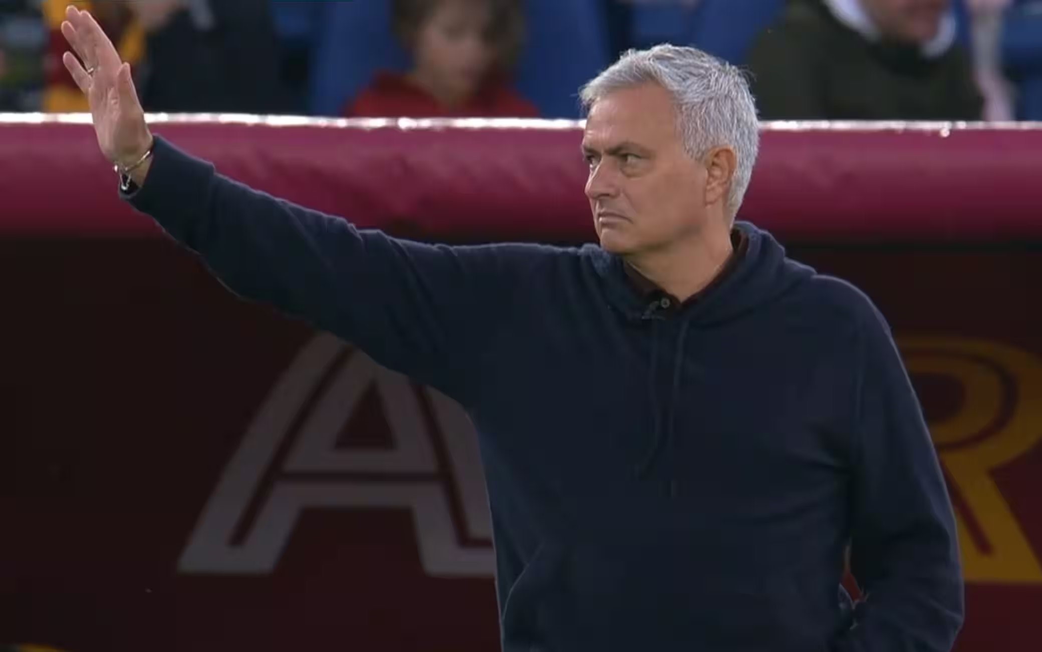 Επικός… αναίσθητος Μουρίνιο – Η Ρόμα σκόραρε και εκείνος… «κοιμόταν» (vid)